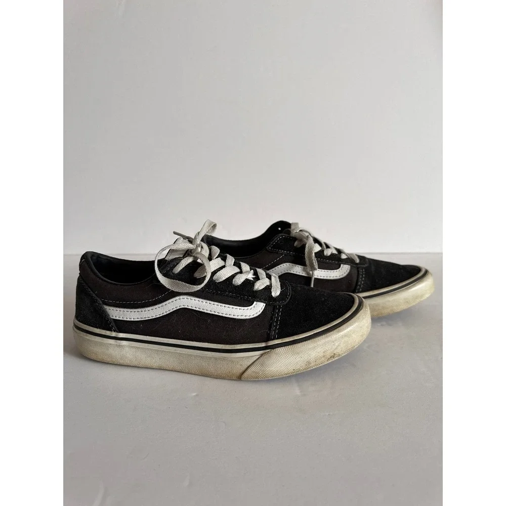 Vans Ward Low Top Black White Suede Canvas Skate Shoes Youth 5.5 508731